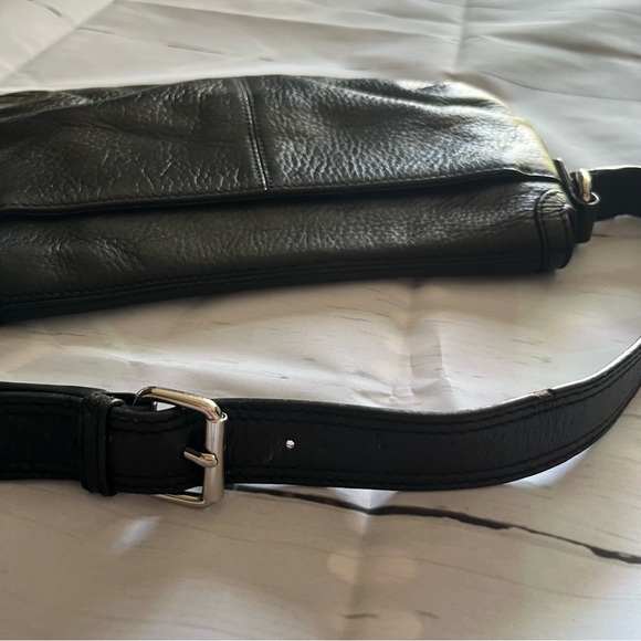 Black Genuine Leather Brooks Brothers Baguette Shoulder Bag with Several Pockets - Picture 10 of 16